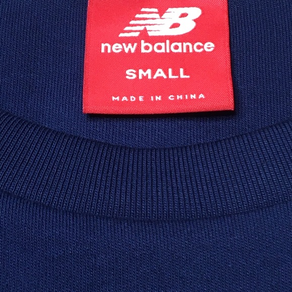 NWOT New Balance Athletics Crop Jersey Top - Picture 5 of 7